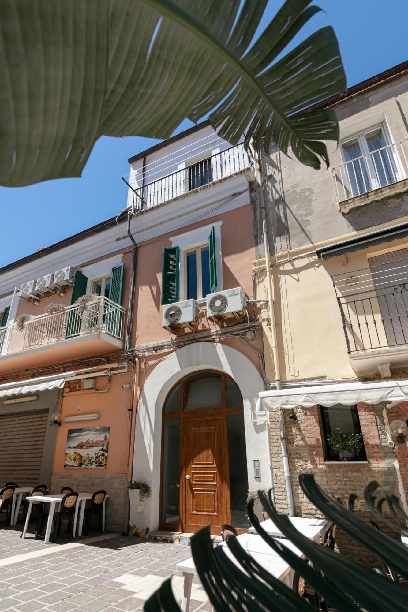 Dea Apartrooms Termoli Kültér fotó